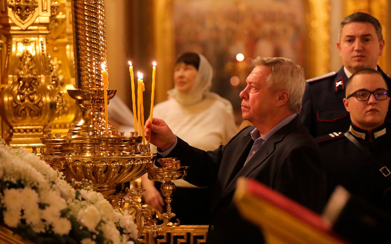 Василий Голубев поздравил православных Дона с Рождеством Христовым